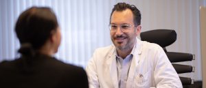 Dr. Huemer Schönheitschirurg plastischer Chirurg in Österreich Linz und Wels